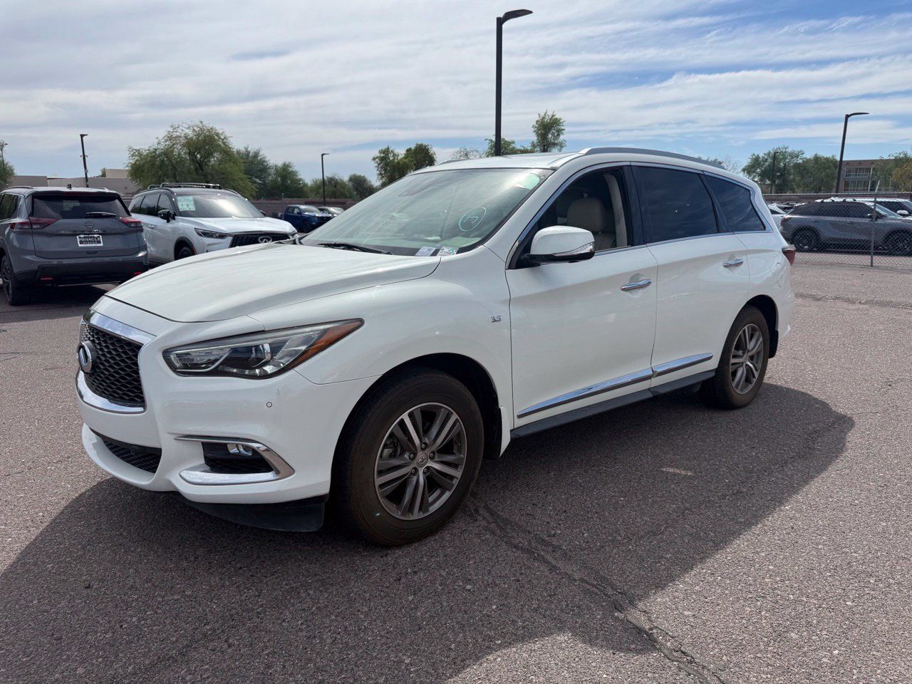 Used 2020 INFINITI QX60 Luxe w/ Essential Package FWD image 1