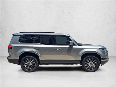 Used 2025 Lexus GX 550 w/ Accessory Package (Z1) AWD/4WD image 4