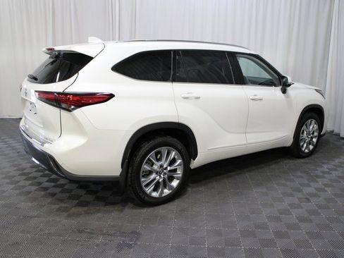 Used 2020 Toyota Highlander Limited image 6