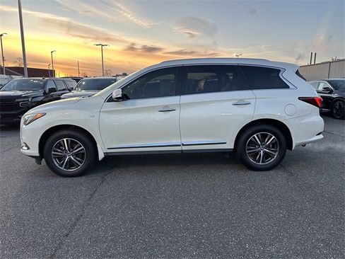 Used 2019 INFINITI QX60 Luxe w/ Essential Package image 8