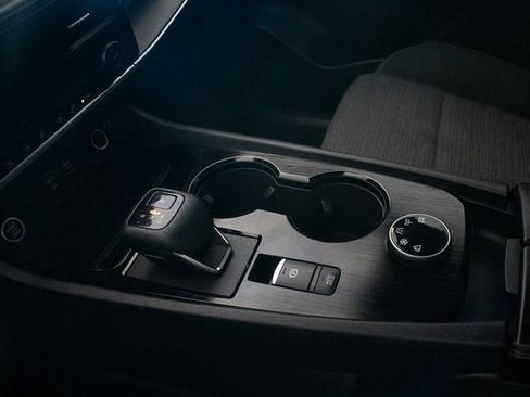 Used 2022 Nissan Rogue SV image 30