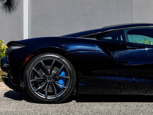 Used 2023 McLaren Artura RWD image 5