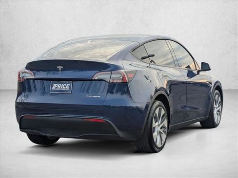 Used 2022 Tesla Model Y Long Range image 5