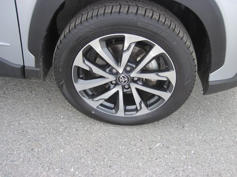 Used 2023 Toyota Corolla Cross XLE AWD/4WD image 3