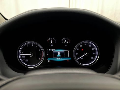 Used 2018 Buick Enclave Essence AWD/4WD image 24