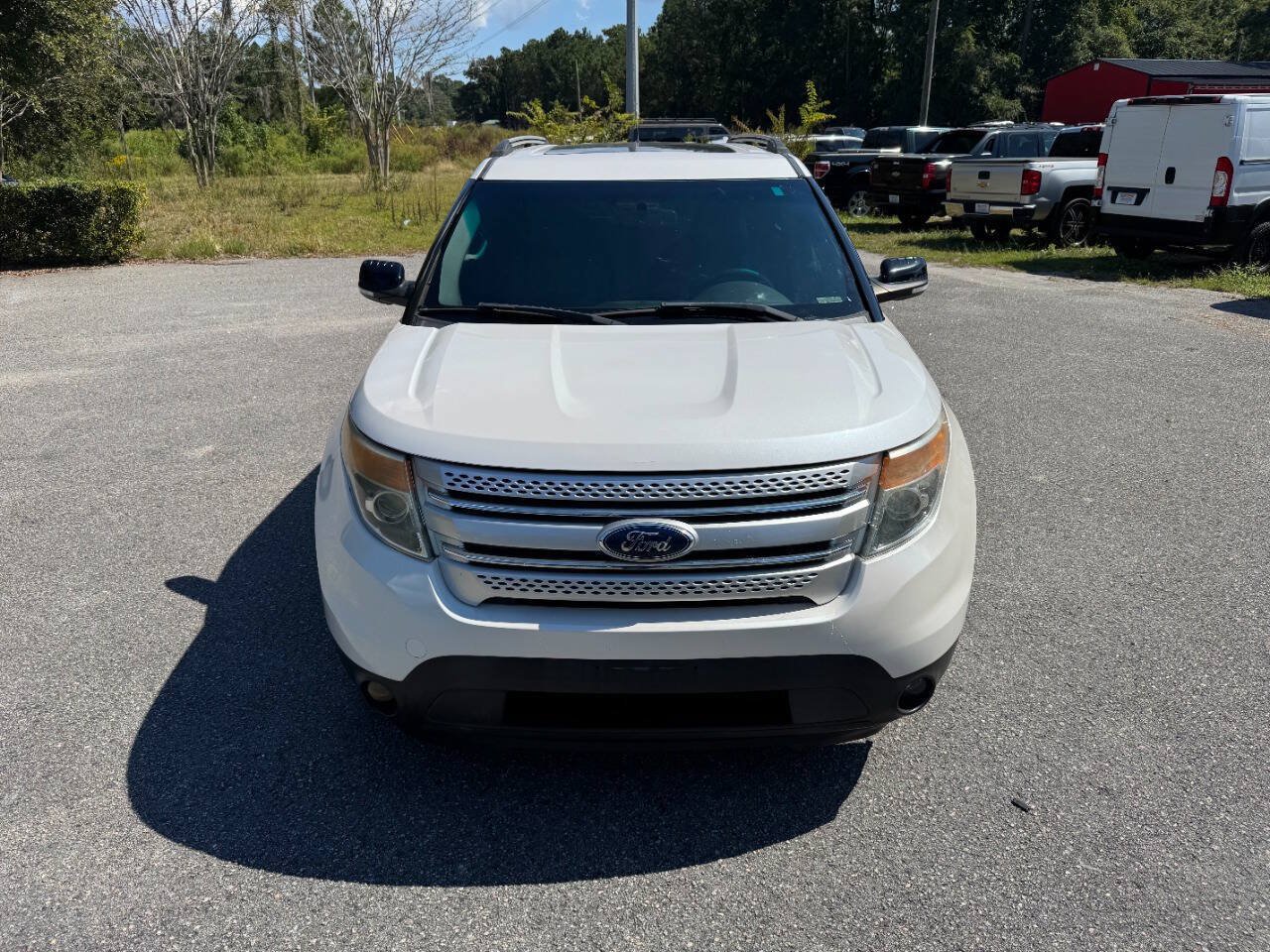 Used 2014 Ford Explorer XLT w/ Equipment Group 202A AWD/4WD image 2