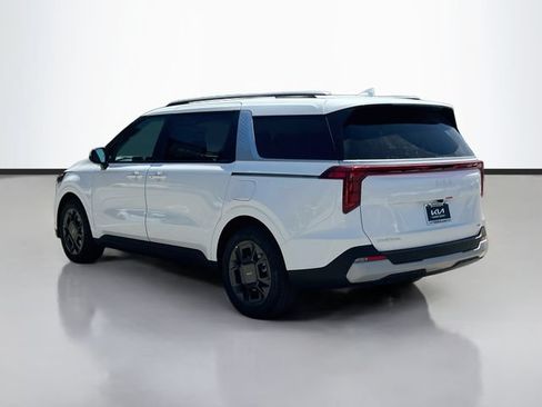 New 2026 Kia Carnival EX FWD image 5
