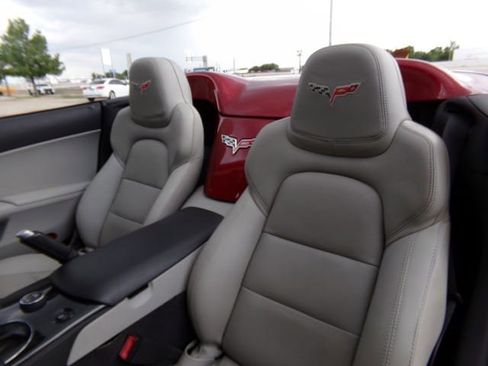 Used 2013 Chevrolet Corvette 427 w/ 1SB Preferred Equipment Group RWD image 25
