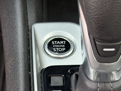Used 2025 Nissan Altima 2.5 SV FWD image 15