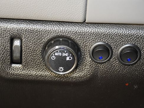 Used 2015 Chevrolet Colorado W/T RWD image 37