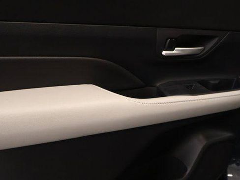 Certified 2024 Toyota Grand Highlander AWD image 29