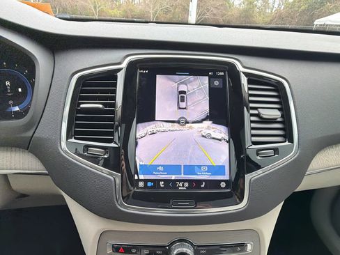 Certified 2025 Volvo XC90 B6 Plus w/ Protection Package Premier image 32
