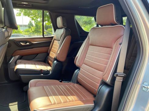 Used 2024 GMC Yukon Denali Ultimate AWD/4WD image 26