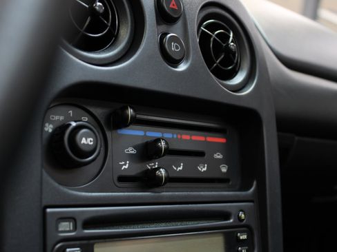 Used 1996 MAZDA MX-5 Miata image 38