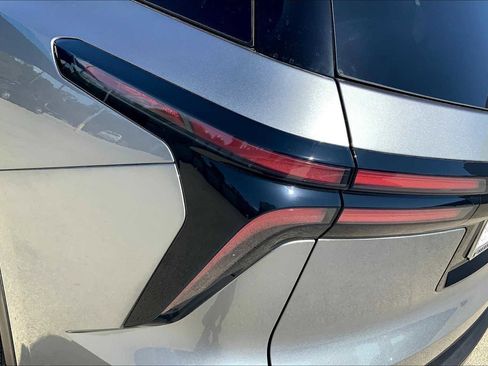 New 2026 Chevrolet Traverse LT w/ LPO, Floor Liner Package FWD image 14