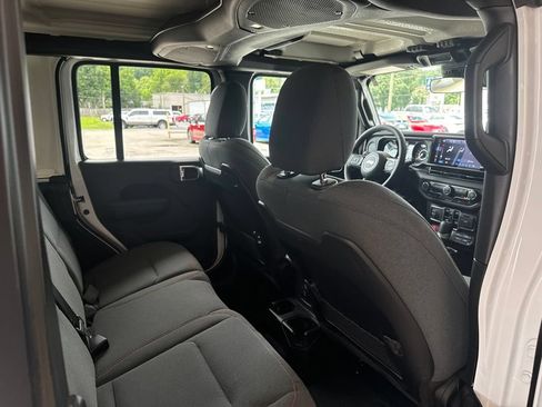 Used 2026 Jeep Wrangler Unlimited Rubicon AWD/4WD image 21
