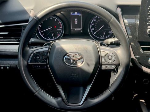 Used 2021 Toyota Camry SE FWD image 5