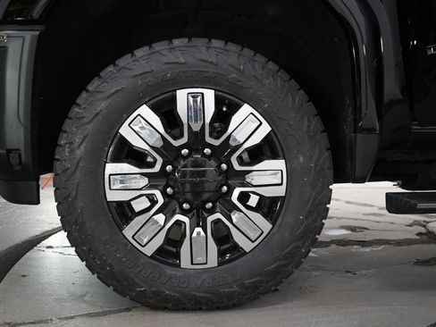 Used 2024 GMC Sierra 3500 Denali w/ Denali Reserve Package AWD/4WD image 34