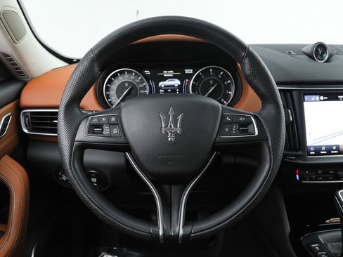 Certified 2022 Maserati Levante GT AWD/4WD image 18