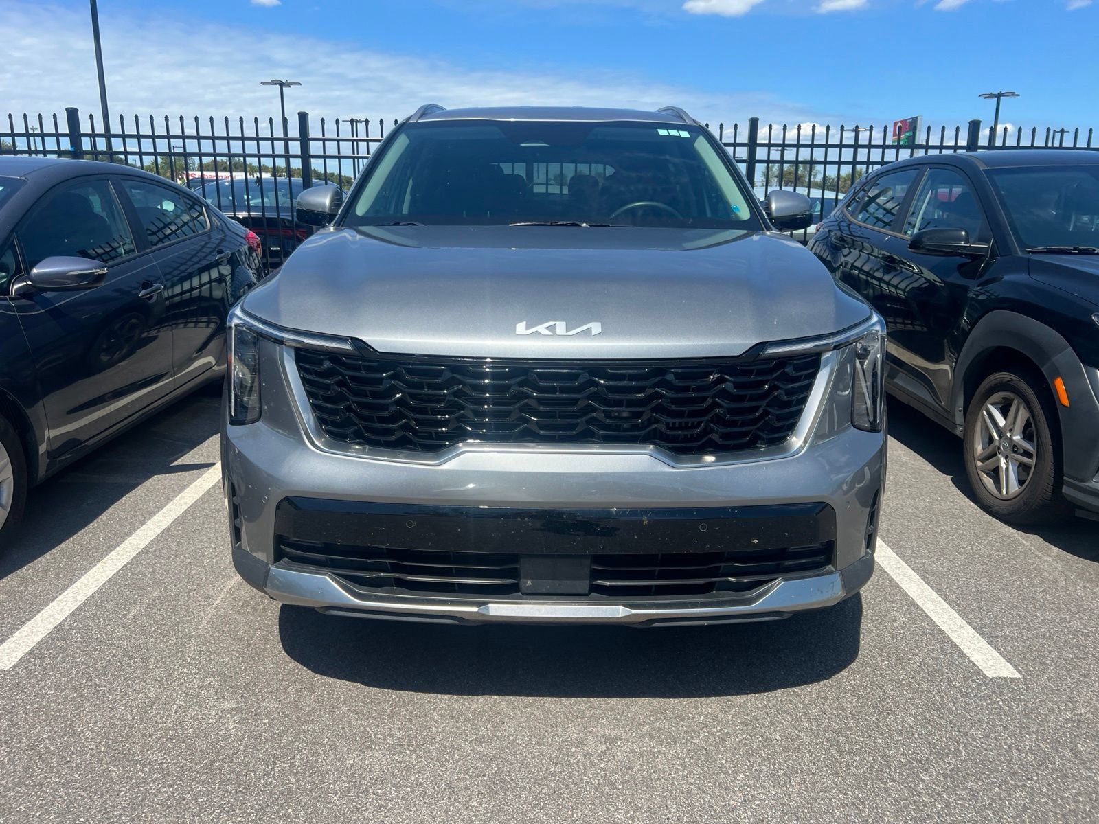 Used 2025 Kia Sorento EX FWD image 2