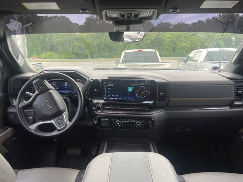 Used 2024 Chevrolet Silverado 2500 ZR2 w/ Technology Package AWD/4WD image 9