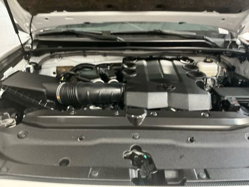 Certified 2024 Toyota 4Runner TRD Off-Road Premium image 19