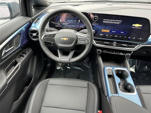 New 2026 Chevrolet Equinox EV LT image 17