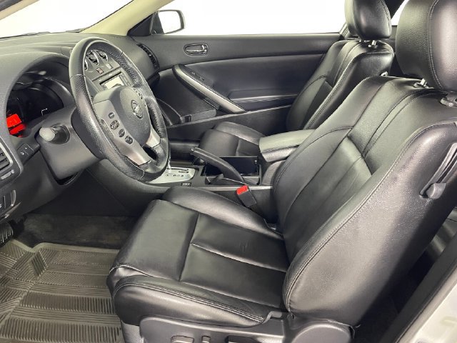 Used 2008 Nissan Altima 3.5 SE w/ Premium Pkg FWD image 2