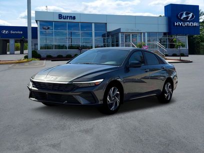 New 2025 Hyundai Elantra SEL