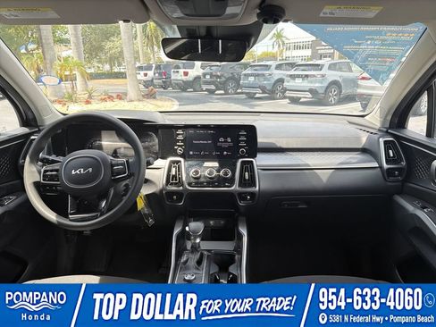Used 2023 Kia Sorento LX FWD image 19