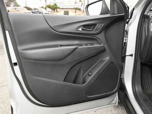 Used 2022 Chevrolet Equinox LT w/ Driver Convenience Package FWD image 21