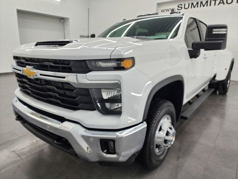 Used 2025 Chevrolet Silverado 3500 LT w/ All Star Edition image 7