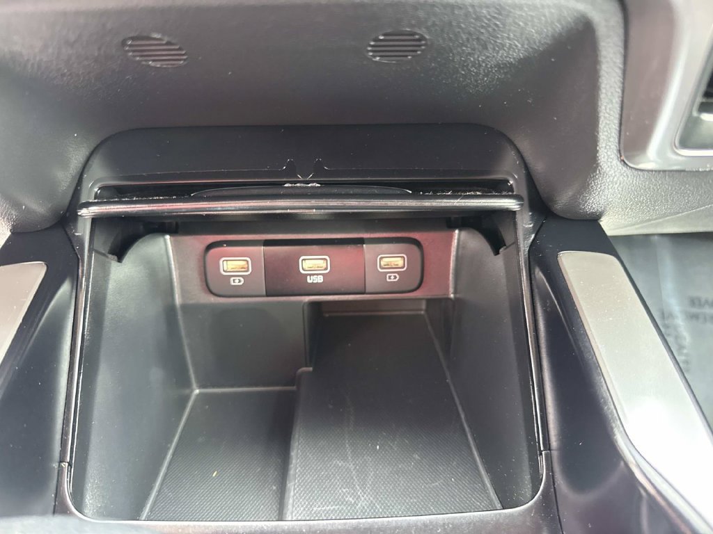 Used 2023 Kia Sorento LX FWD image 30