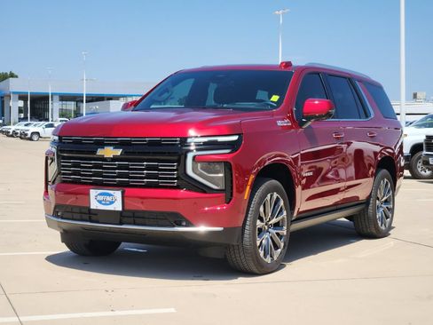Used 2026 Chevrolet Tahoe High Country AWD/4WD image 3