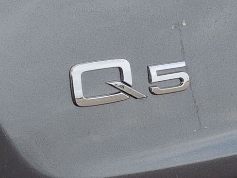 Used 2022 Audi Q5 2.0T Premium Plus AWD/4WD image 29