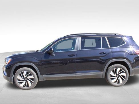Used 2025 Volkswagen Atlas SE AWD/4WD image 10