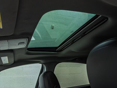 Used 2016 Chevrolet SS image 15