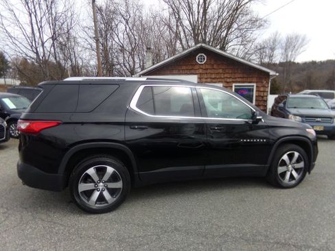 Used 2018 Chevrolet Traverse LT image 7