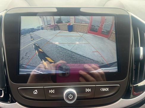 Used 2018 Chevrolet Volt LT w/ Comfort Package FWD image 15