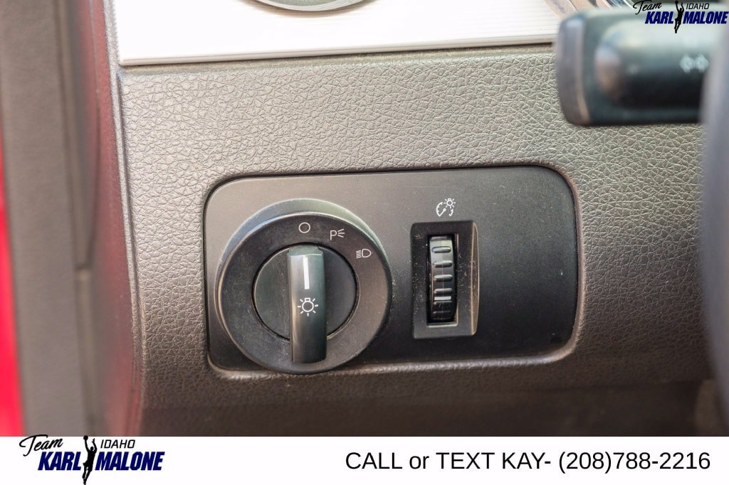 Used 2005 Ford Mustang Premium RWD image 16