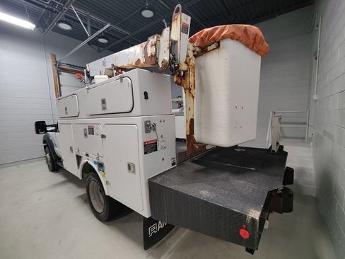 Used 2014 Ford F450 XL w/ Power Equipment Group image 30