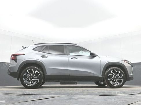 New 2026 Chevrolet Trax RS w/ Sunroof Package image 47