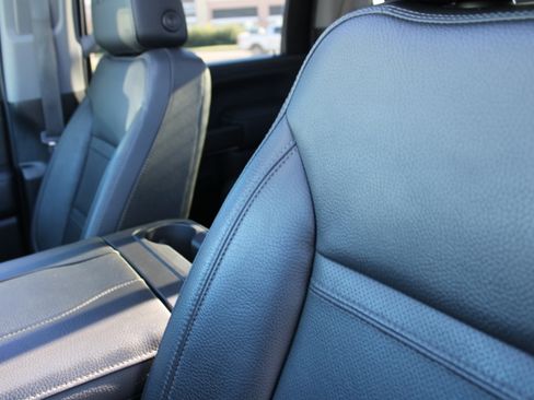 Used 2023 GMC Sierra 2500 Denali w/ Denali Black Diamond Edition image 13