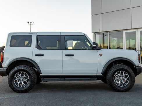 New 2025 Ford Bronco Badlands image 4