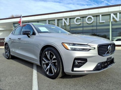 Used 2024 Volvo S60 B5 Plus image 1