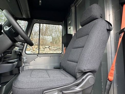 New 2025 Chevrolet Brightdrop 400 image 18