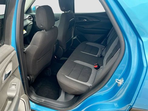 Used 2025 Chevrolet TrailBlazer LT AWD/4WD image 23