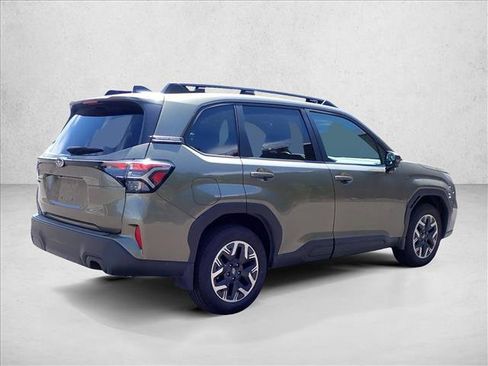Used 2026 Subaru Forester Premium AWD/4WD image 3