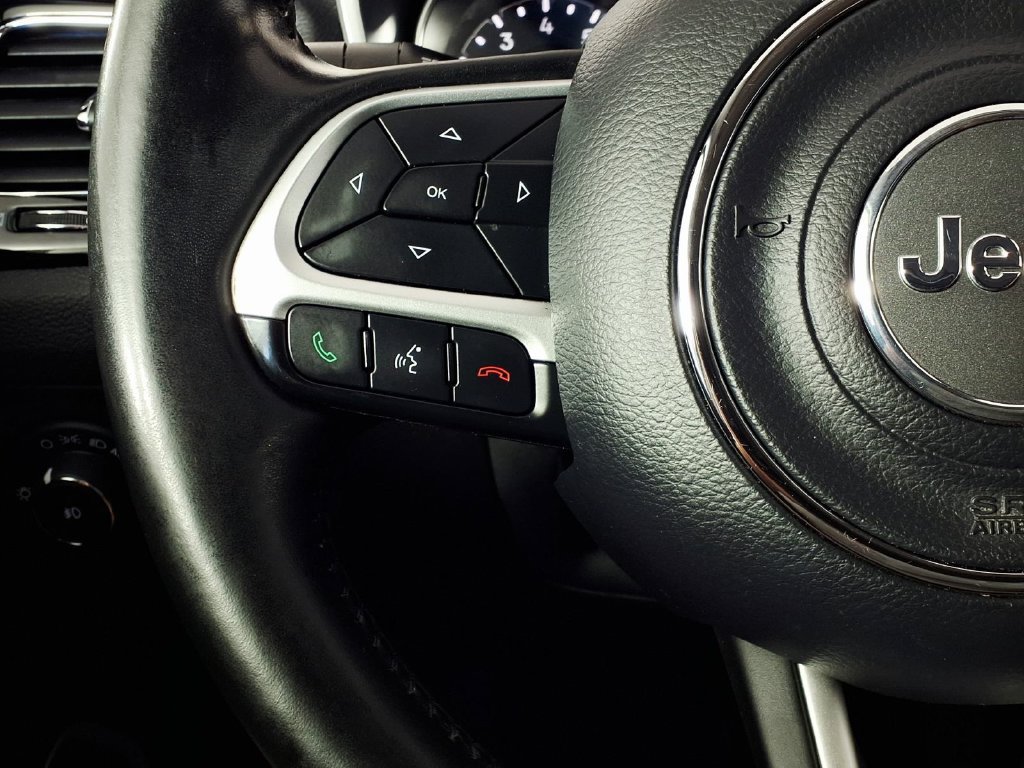 Used 2019 Jeep Compass Latitude FWD image 18