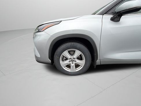 Used 2023 Toyota Highlander LE AWD/4WD image 34